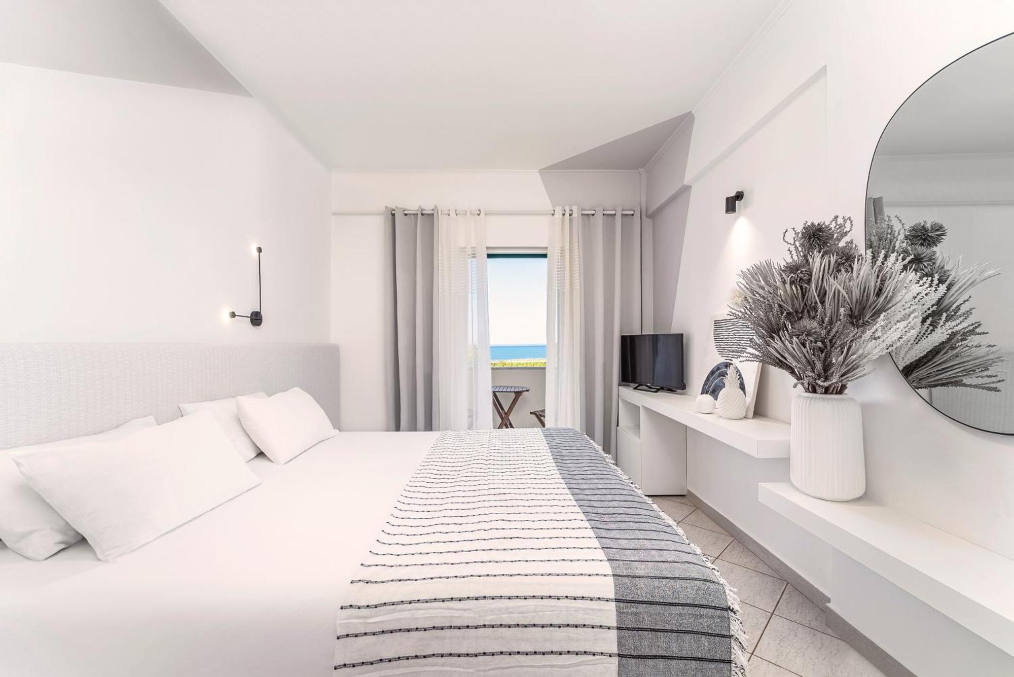 San Giovanni Beach Resort And Suites Agios Ioannis  Pokoj fotografie